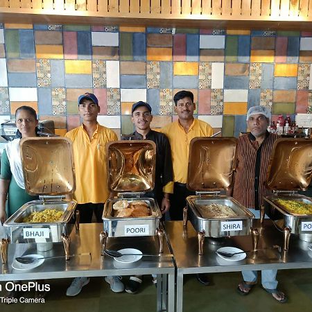 Hotel Highway Inn Andheri East Bombay Esterno foto