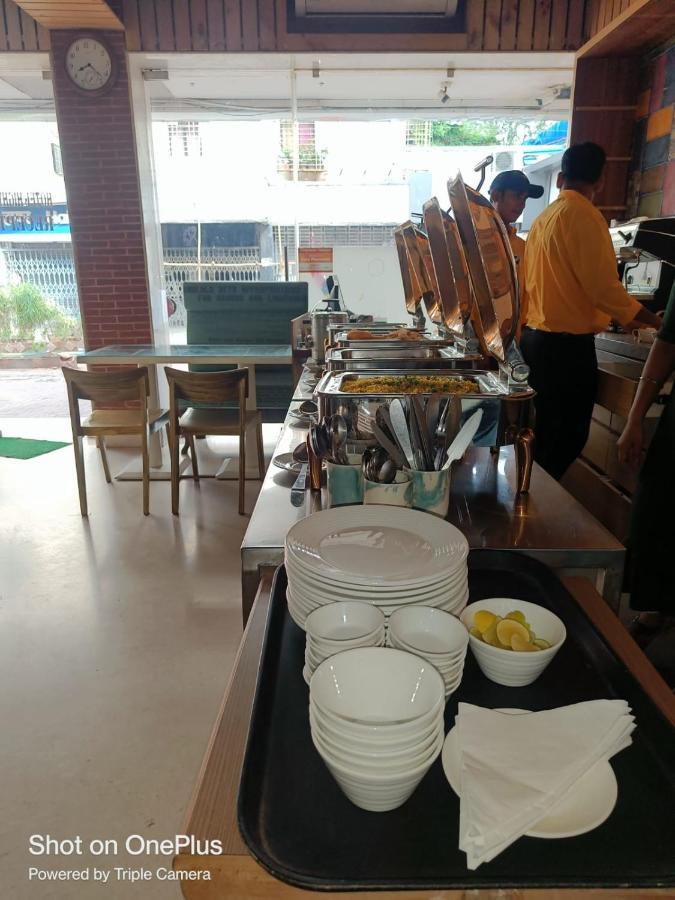 Hotel Highway Inn Andheri East Bombay Esterno foto