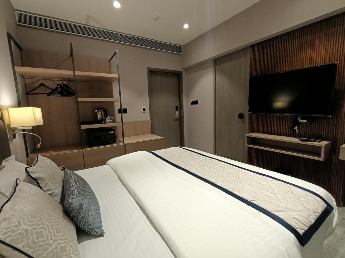 Hotel Highway Inn Andheri East Bombay Esterno foto
