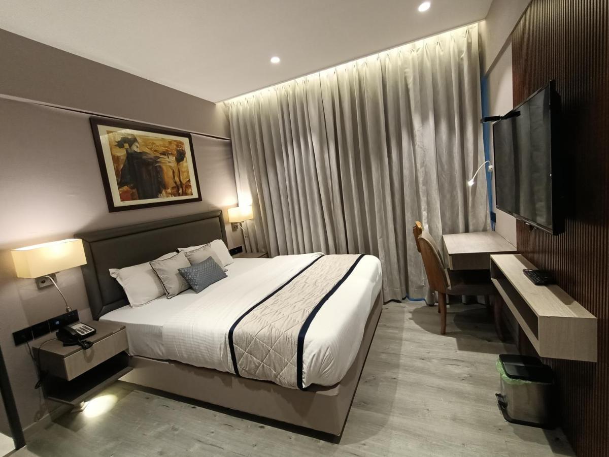 Hotel Highway Inn Andheri East Bombay Esterno foto