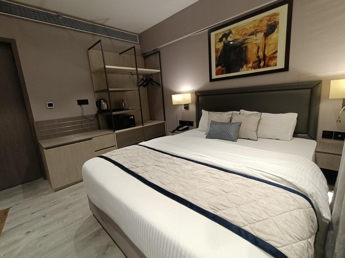 Hotel Highway Inn Andheri East Bombay Esterno foto