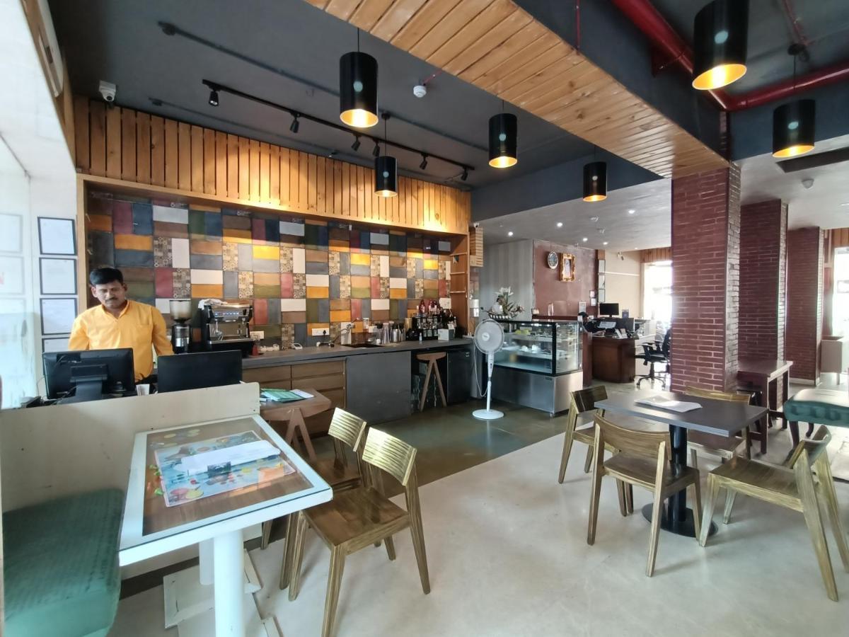 Hotel Highway Inn Andheri East Bombay Esterno foto