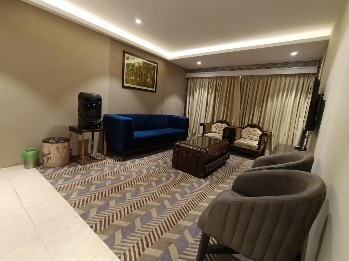 Hotel Highway Inn Andheri East Bombay Esterno foto